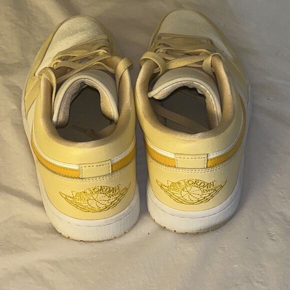 Nike Air Jordan 1 Low Sail Yellow Ochre DC0774-170 Women's 11.5 Men's 10 - Picture 5 of 10